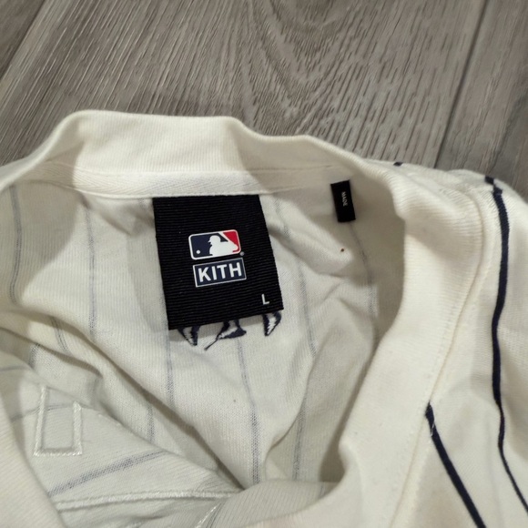 Kith x MLB NYC Yankees style Cream and Black Striped Shirt - Picture 2 of 6
